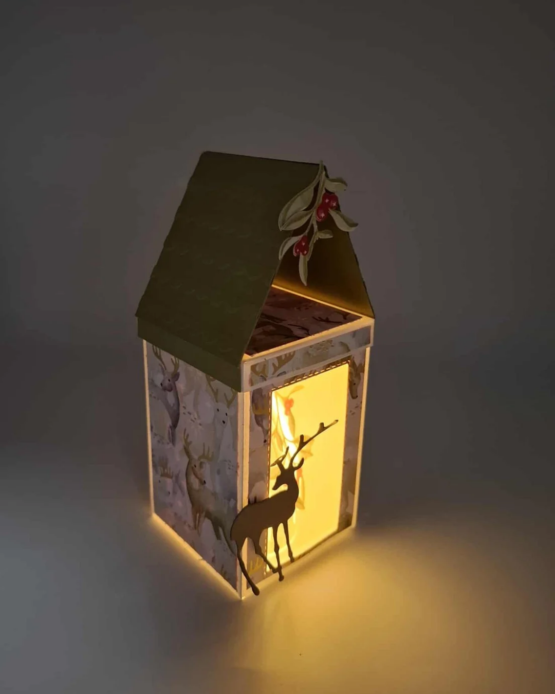 Maison Renne de Noël et sa lanterne Lumineuse