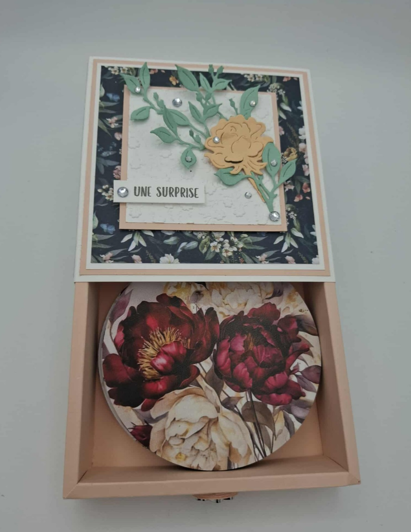 Boîte cadeau florale