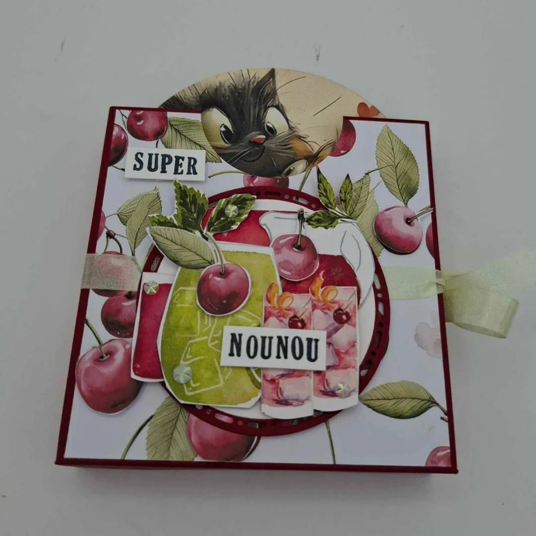 Coffret sous verre : chat amoureux - Cadeau Super Nounou